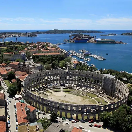 With Wifi - 15813 Pula